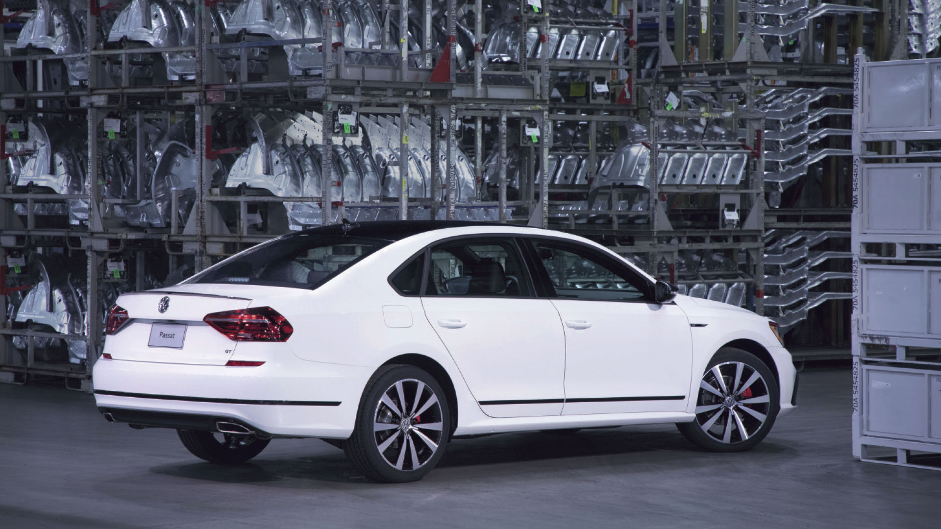 Volkswagen-Passat-GT-2