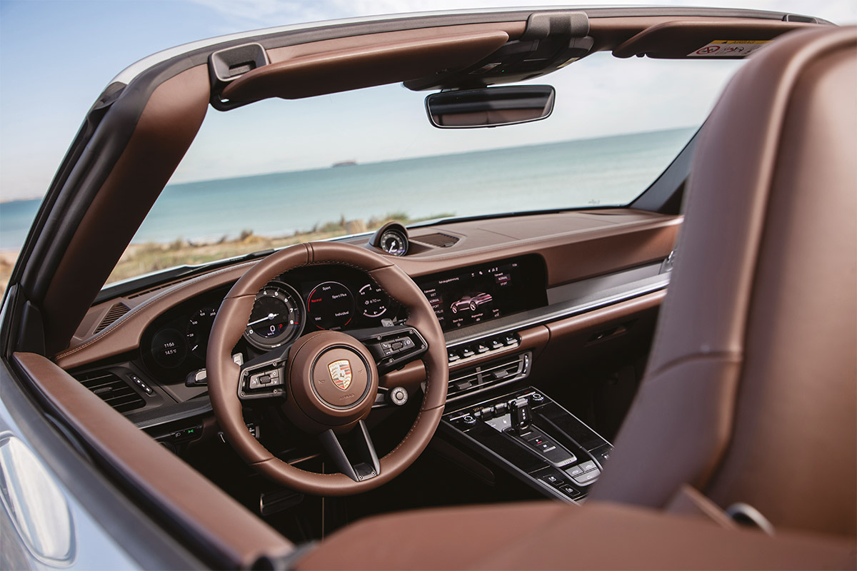 porsche 911 992 carrera 4s 3