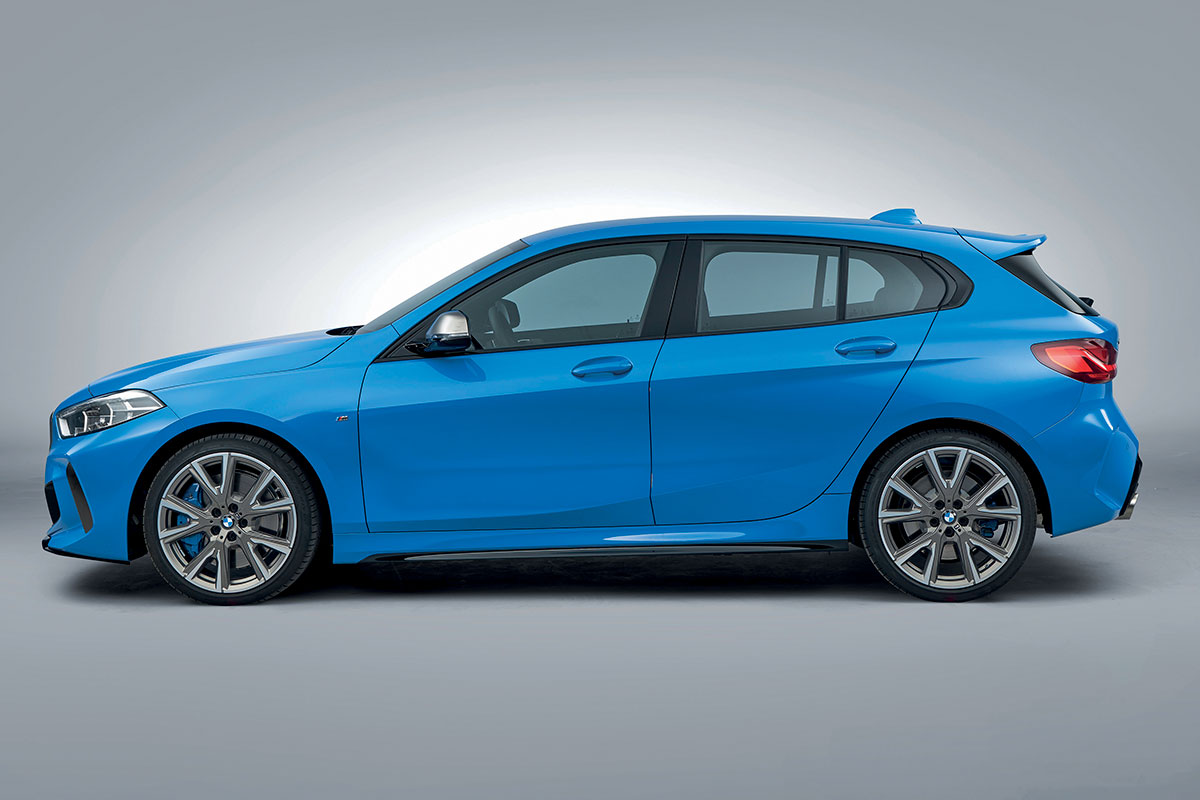 BMW M135i x Drive - Photo 5