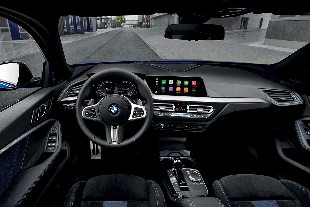BMW M135i x Drive - Photo 4