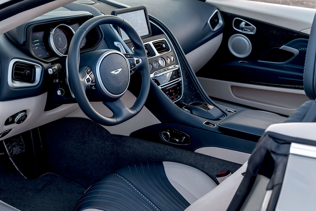 aston martin db11 volante3