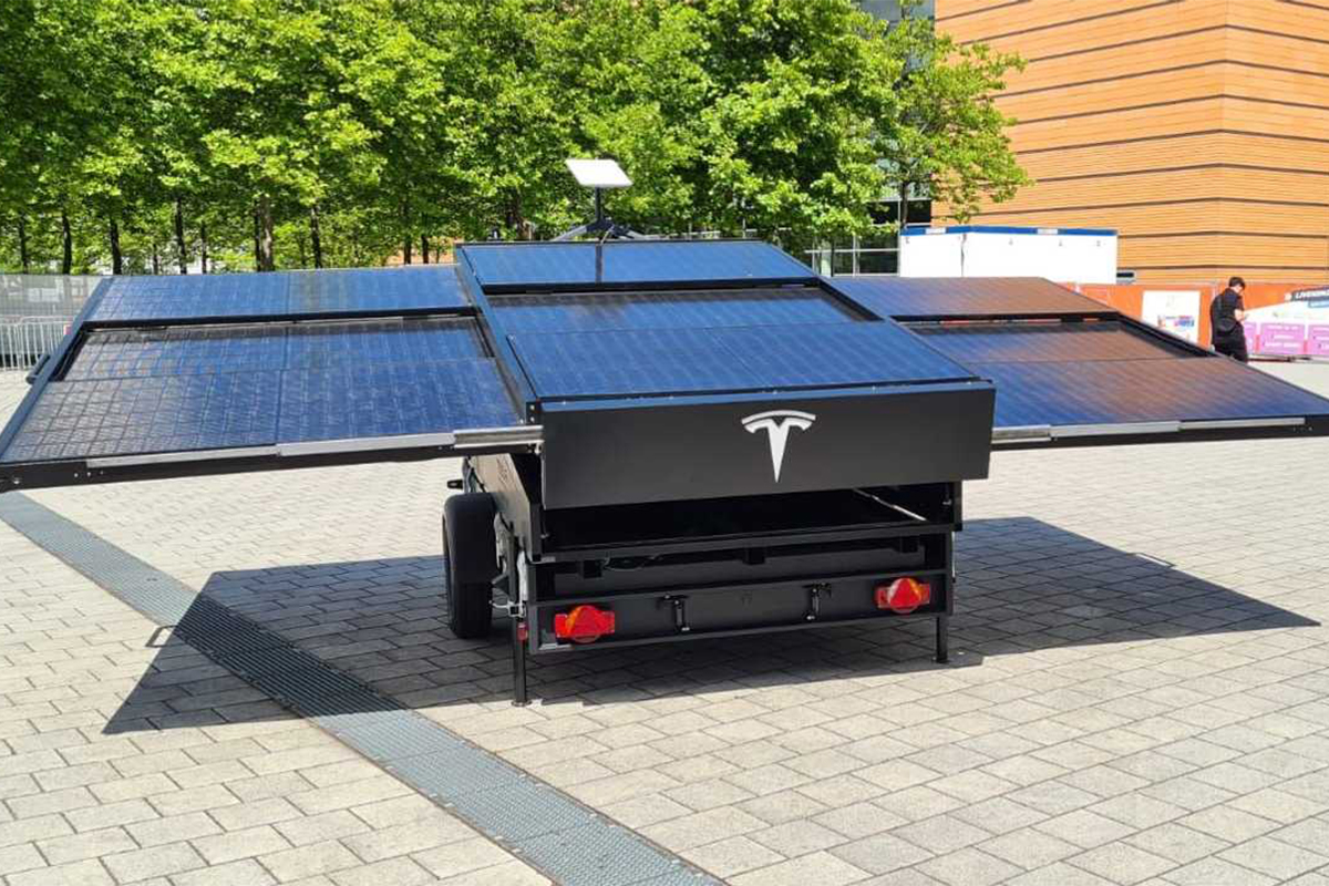 Remorque solaire Tesla