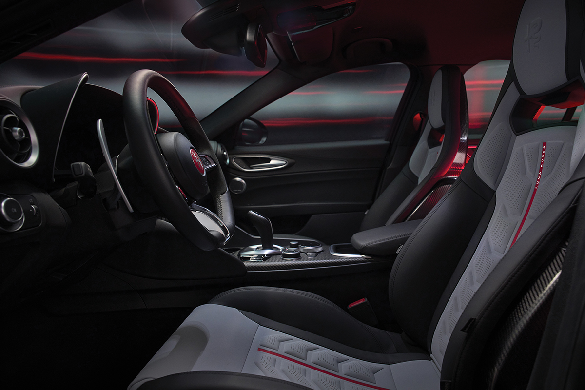 Alfa Romeo Giulia Quadrifoglio “Luna Rossa”