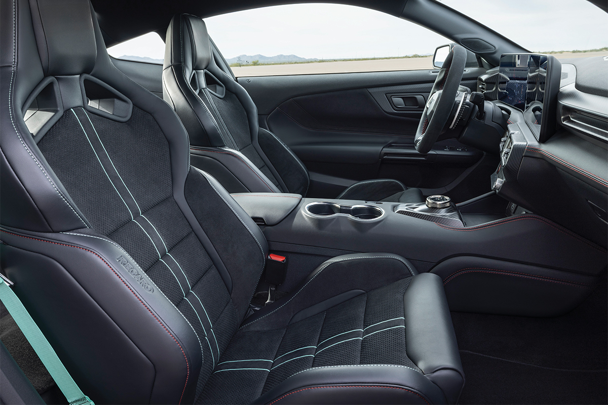 Ford Mustang Dark Horse SC