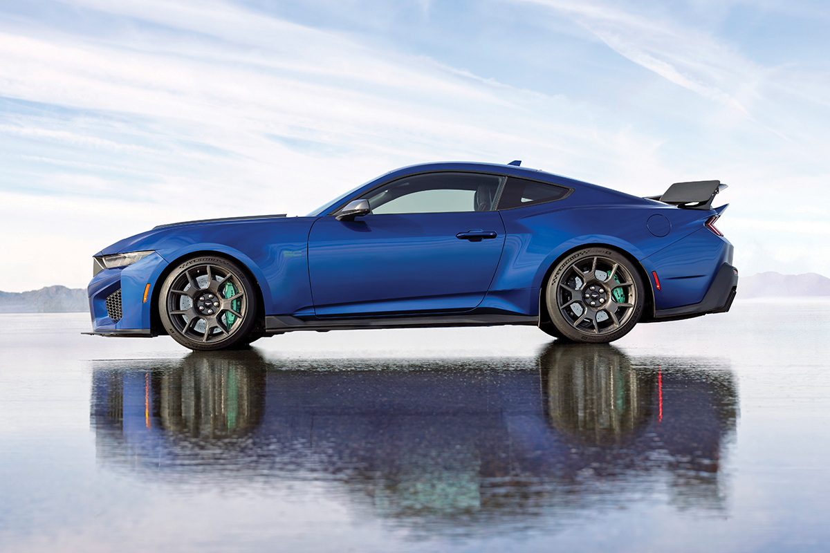 Ford Mustang Dark Horse SC