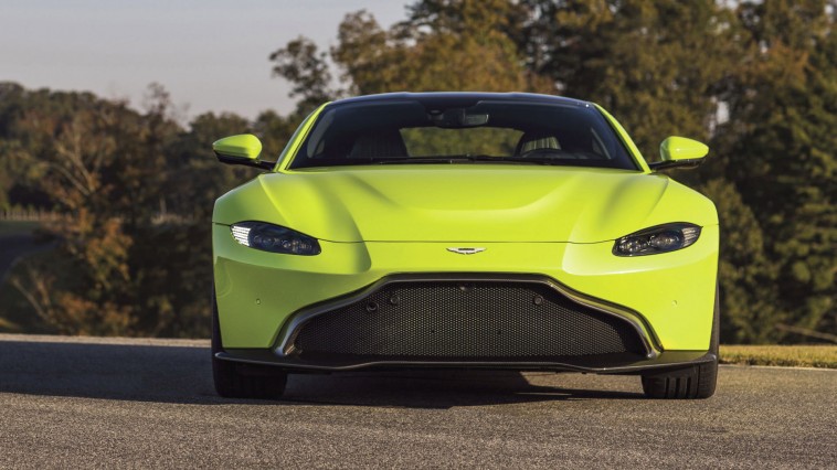Aston Martin Vantage : Une DB10 restylée