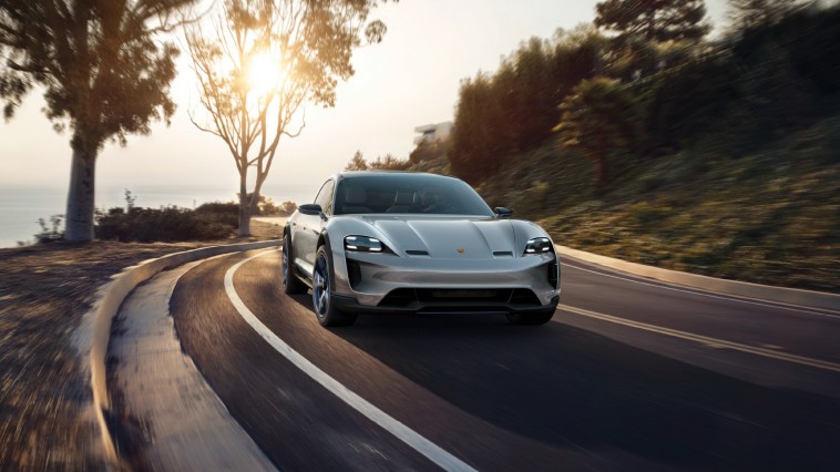 Porsche Mission E Cross Turismo Le CUV électrique est bientôt là !