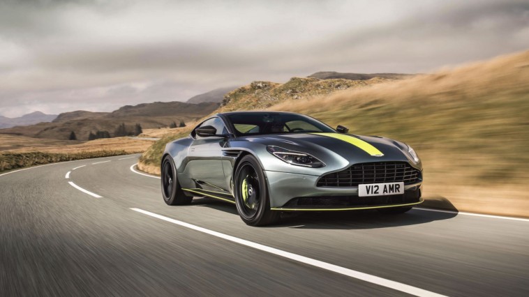 Les 34 voitures de plus de 500 chevaux les plus folles