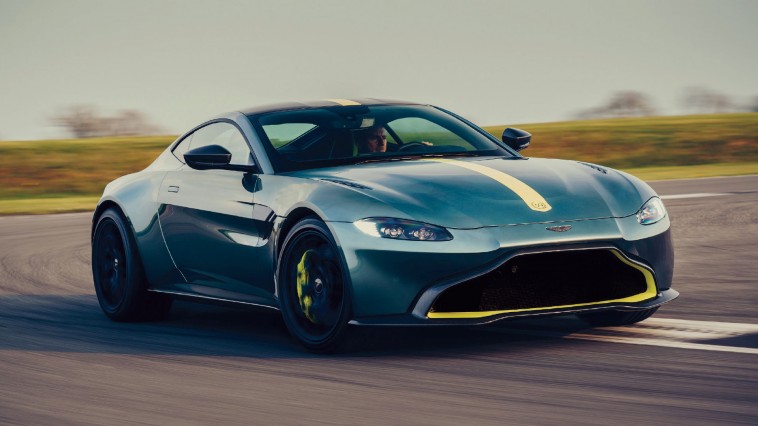 Aston Martin dévoile une Vantage AMR commercialisée avec une boite manuelle