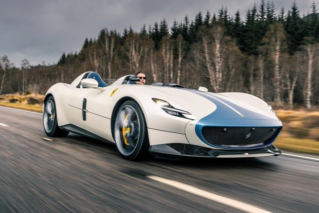 Ferrari  75eme anniversaire : Ferrari Monza SP1 et SP2 - De sublimes barquettes