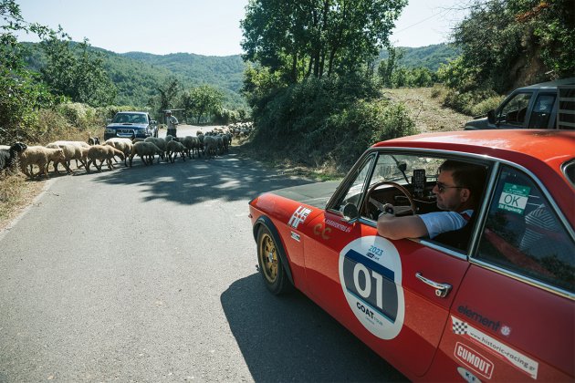 Car Cave, Une nouvelle approche de la voiture classique.